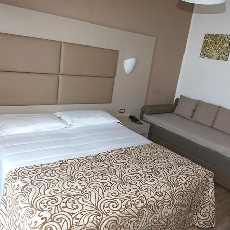 מלון Sirenetta 4*