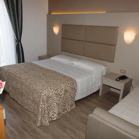 מלון Sirenetta 4*